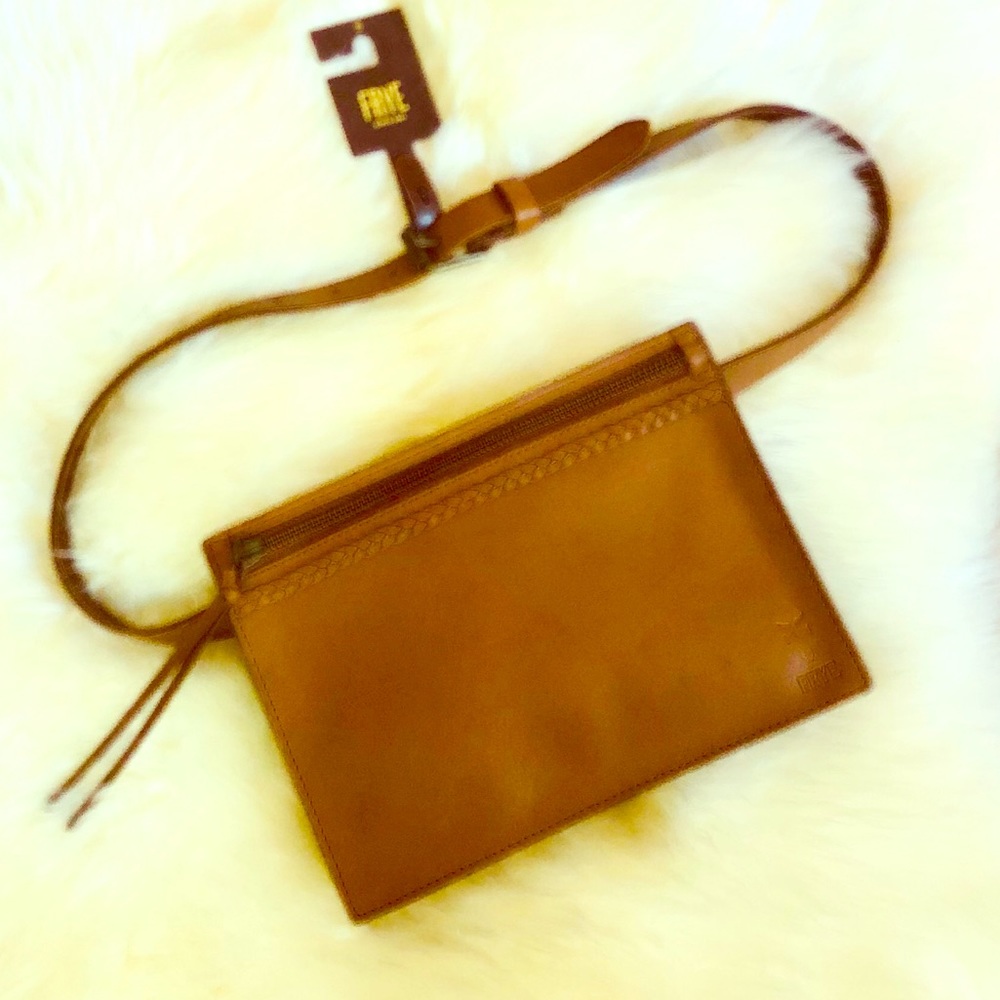 🏷FRYE Fanny Belt bag Clutch Tan Leather